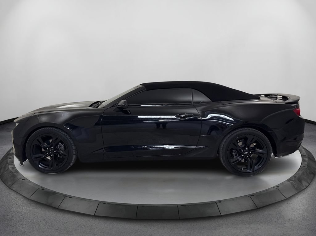Used 2021 Chevrolet Camaro LT RWD image 8