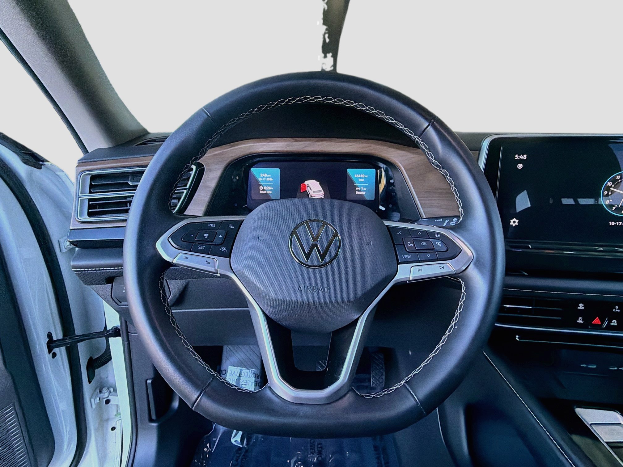 Used 2025 Volkswagen Atlas SE AWD/4WD image 17