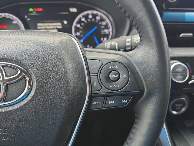 Used 2023 Toyota Venza LE image 18