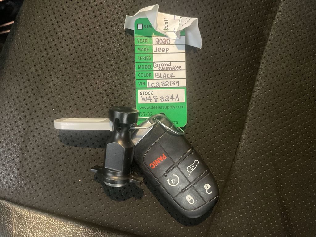Used 2020 Jeep Grand Cherokee Altitude image 30