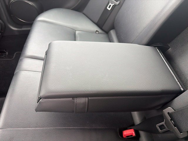 Used 2013 Mercedes-Benz C 300 4MATIC Sedan image 14
