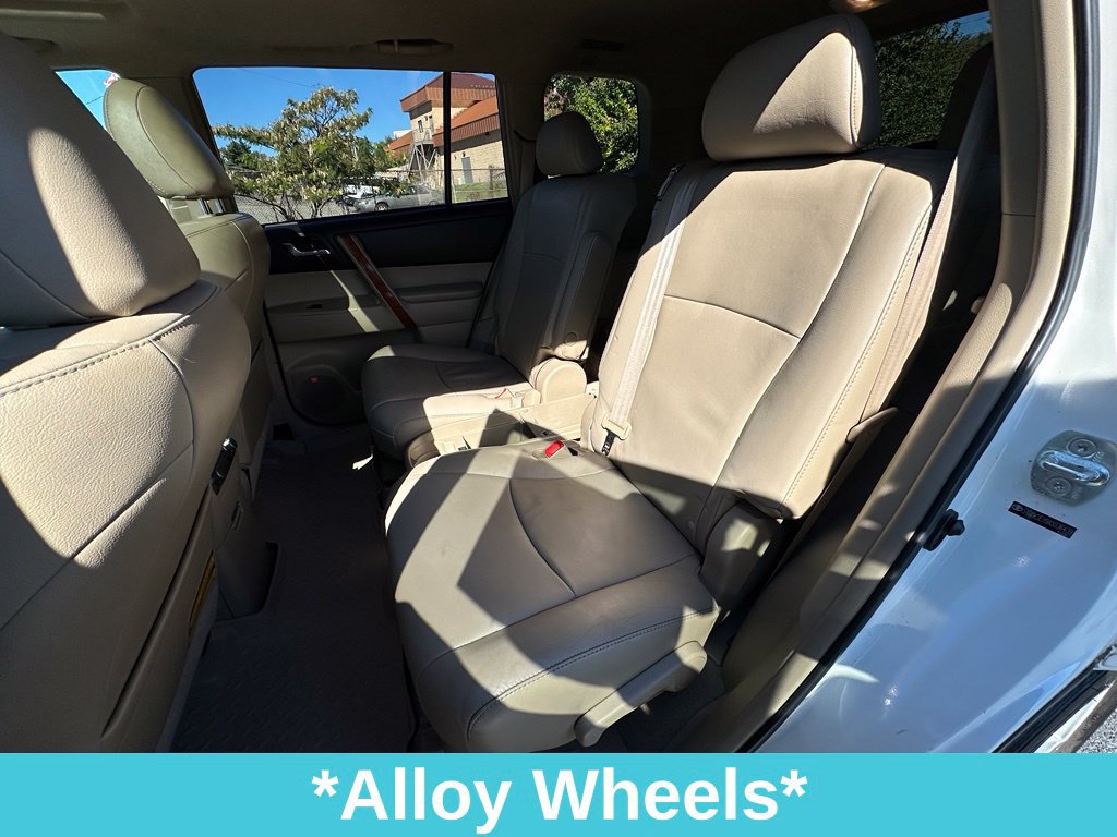 Used 2010 Toyota Highlander Limited w/ Extra Value Pkg 8 AWD/4WD image 26