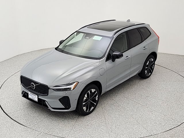 New 2026 Volvo XC60 T8 Plus w/ Climate Package AWD/4WD image 13
