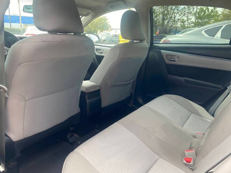 Used 2016 Toyota Corolla LE FWD image 17
