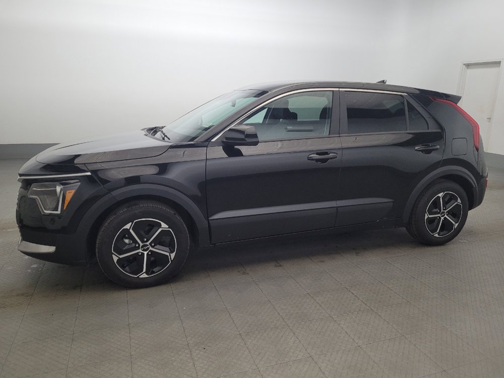 Used 2023 Kia Niro LX FWD image 2