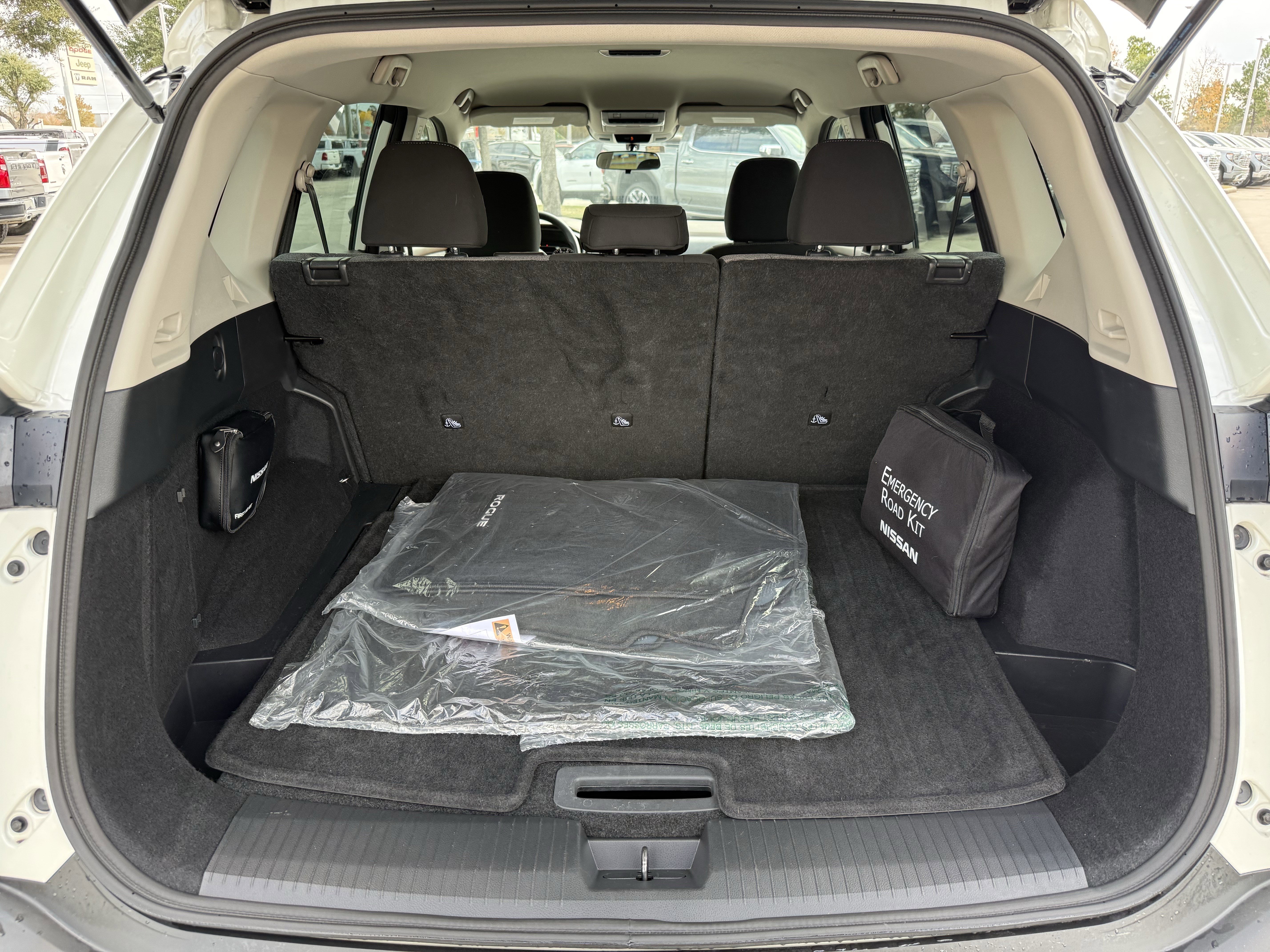 Used 2021 Nissan Rogue SV image 30