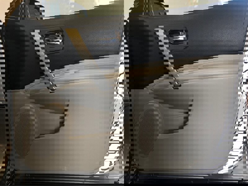 Used 2009 Nissan Rogue SL w/ Premium Pkg image 18