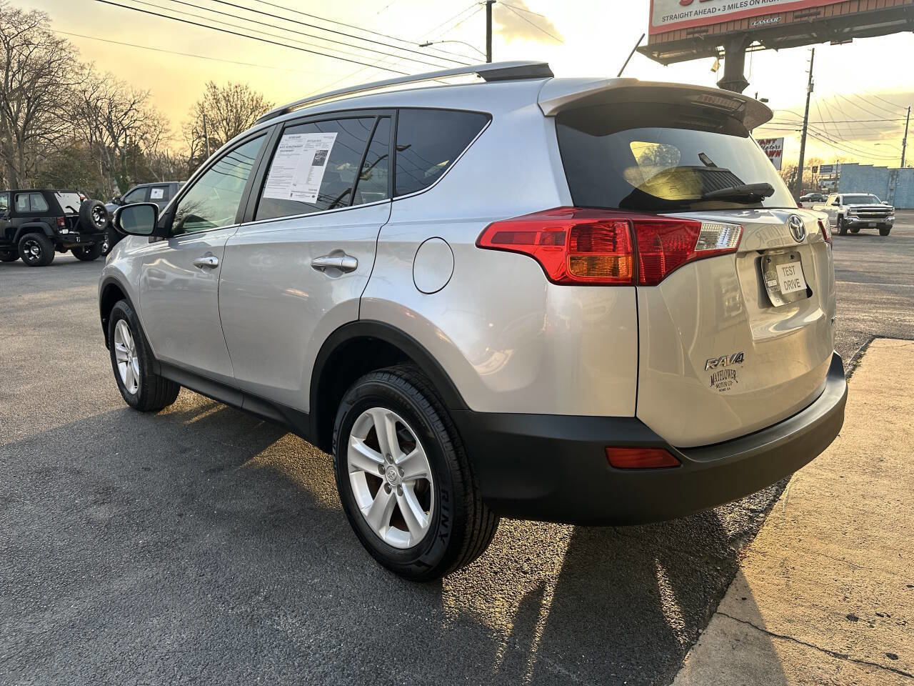 Used 2014 Toyota RAV4 XLE FWD image 5