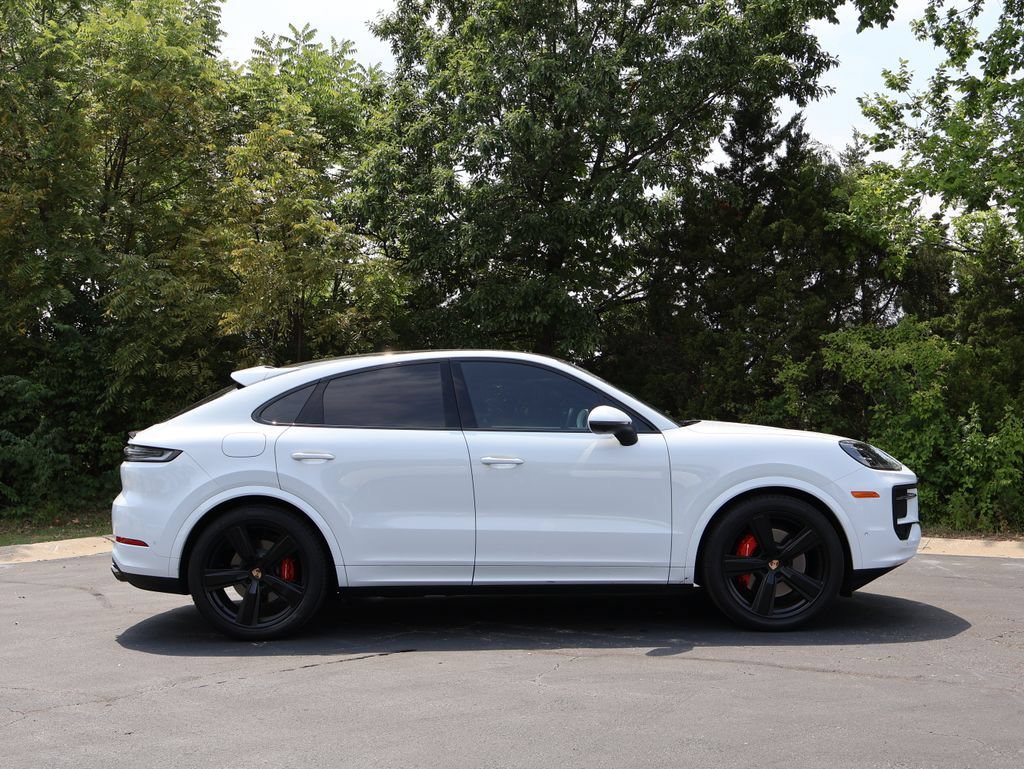 Used 2025 Porsche Cayenne Coupe AWD/4WD image 8