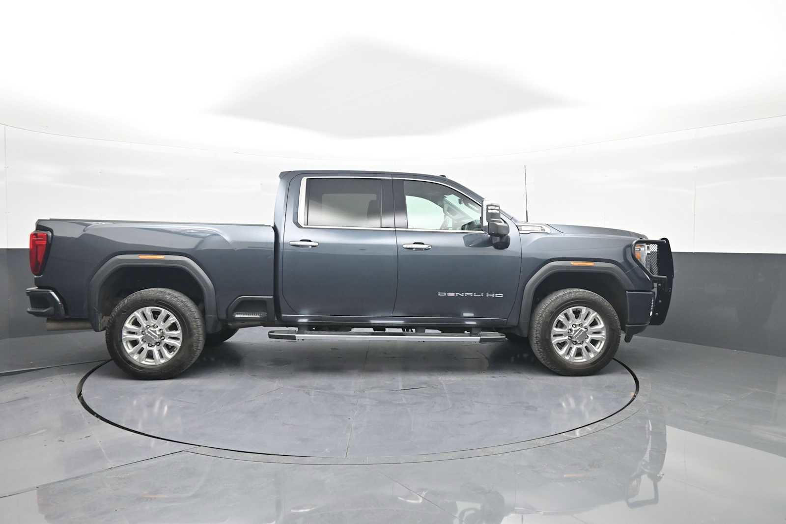 Used 2020 GMC Sierra 2500 Denali w/ Denali Ultimate Package AWD/4WD image 9