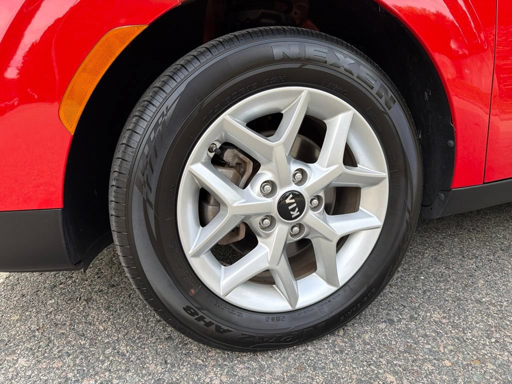 Used 2020 Kia Soul S FWD image 13