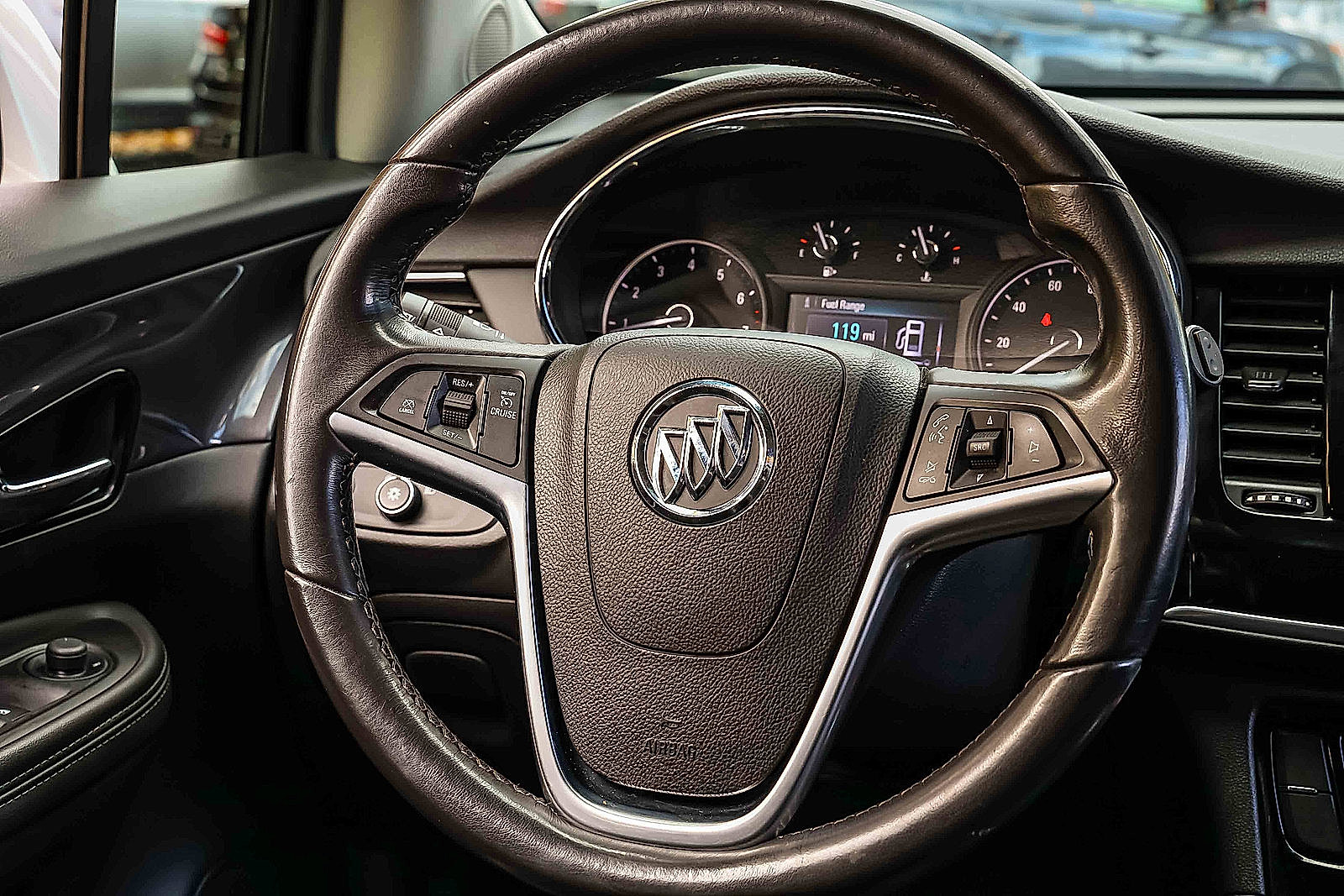Used 2022 Buick Encore Preferred image 9