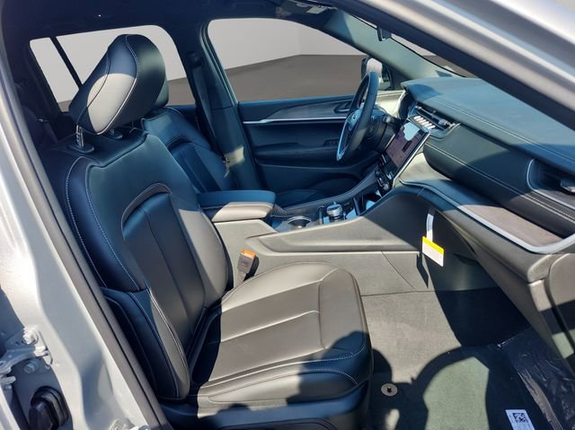 New 2025 Jeep Grand Cherokee Limited w/ Trailer Tow Package image 35