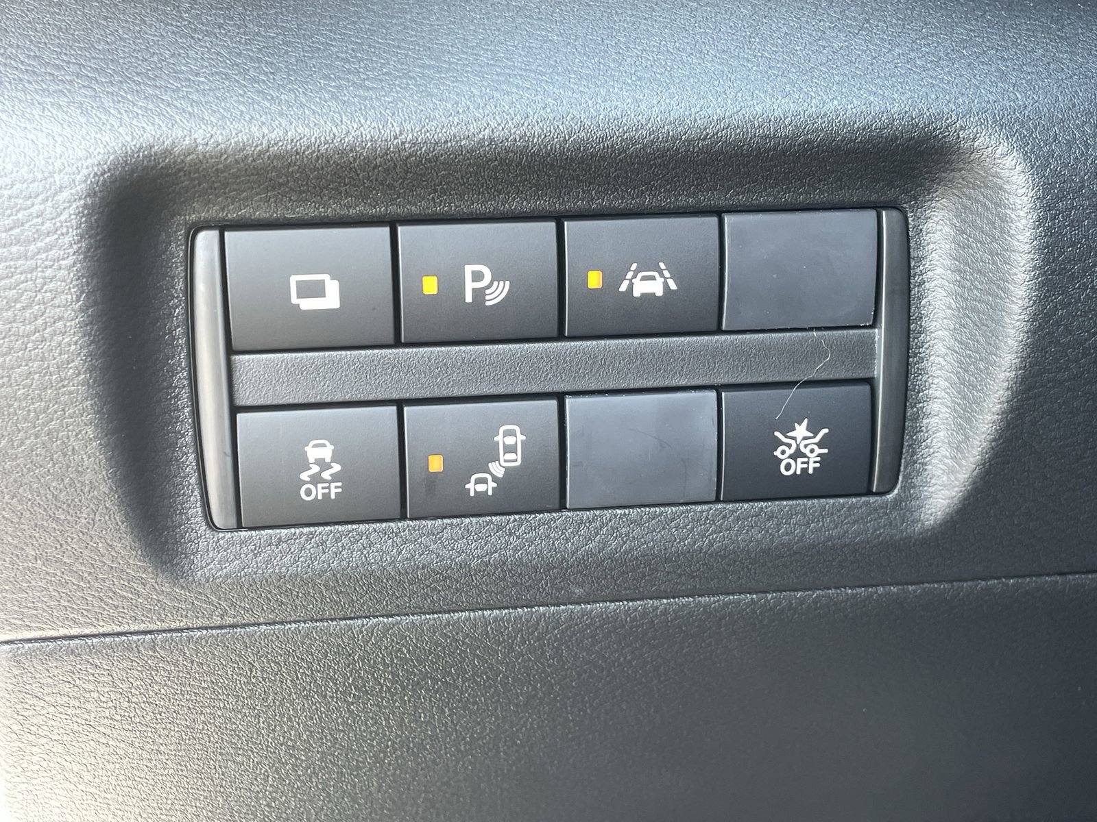 New 2025 Nissan Kicks Play S image 24