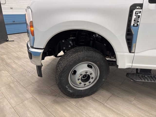 New 2025 Ford F350 XL w/ XL Chrome Package image 39