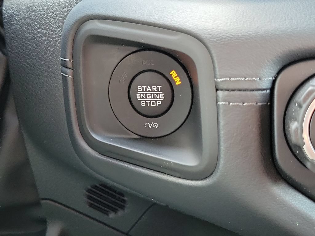 New 2026 Jeep Wrangler Unlimited Sahara w/ Safety Group AWD/4WD image 27