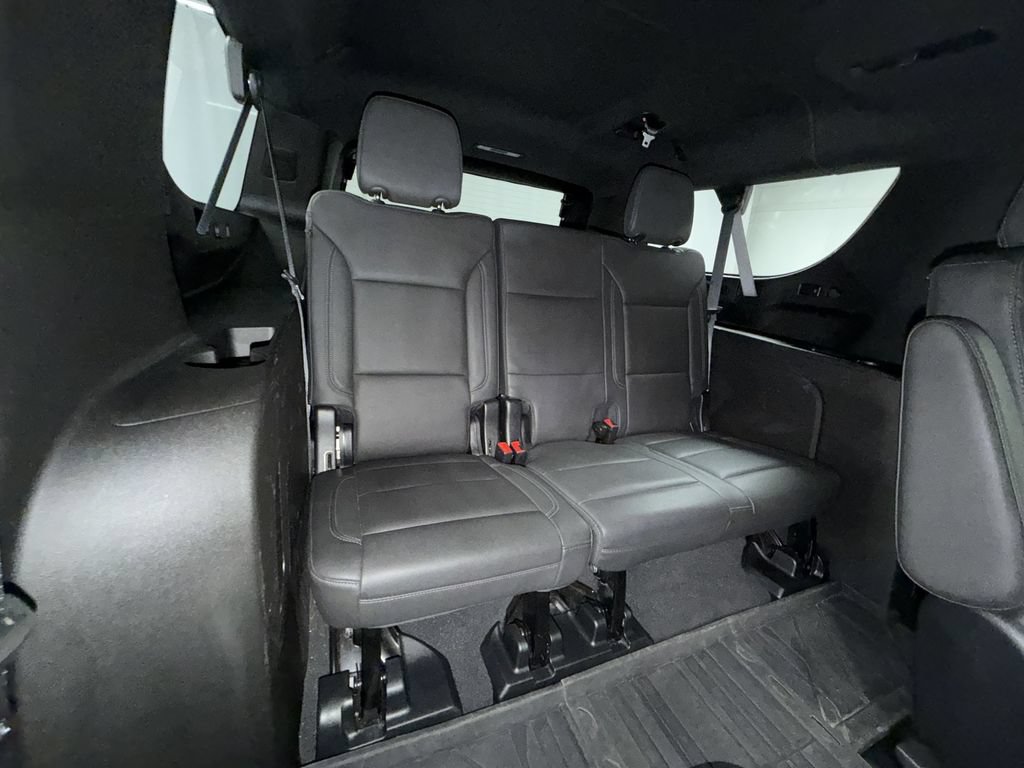 Used 2023 Chevrolet Suburban Z71 w/ Luxury Package AWD/4WD image 17