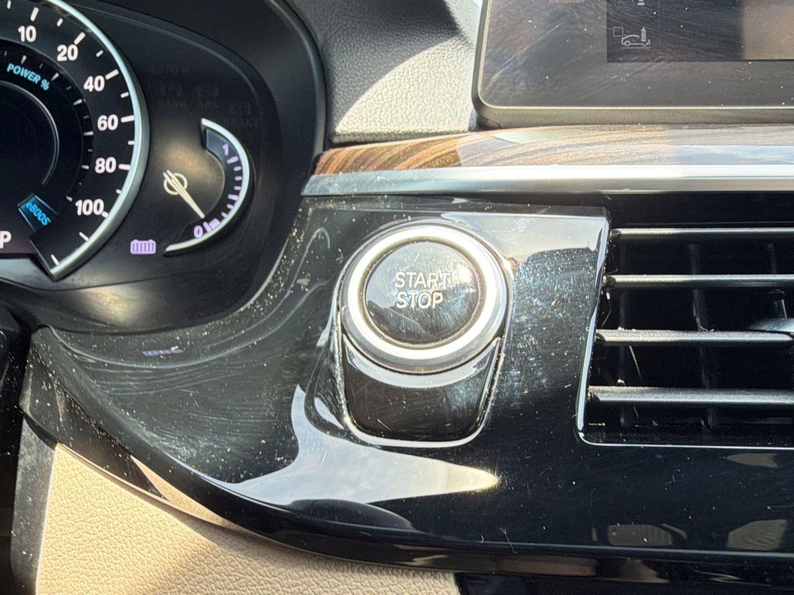 Used 2018 BMW 530e xDrive AWD/4WD image 25