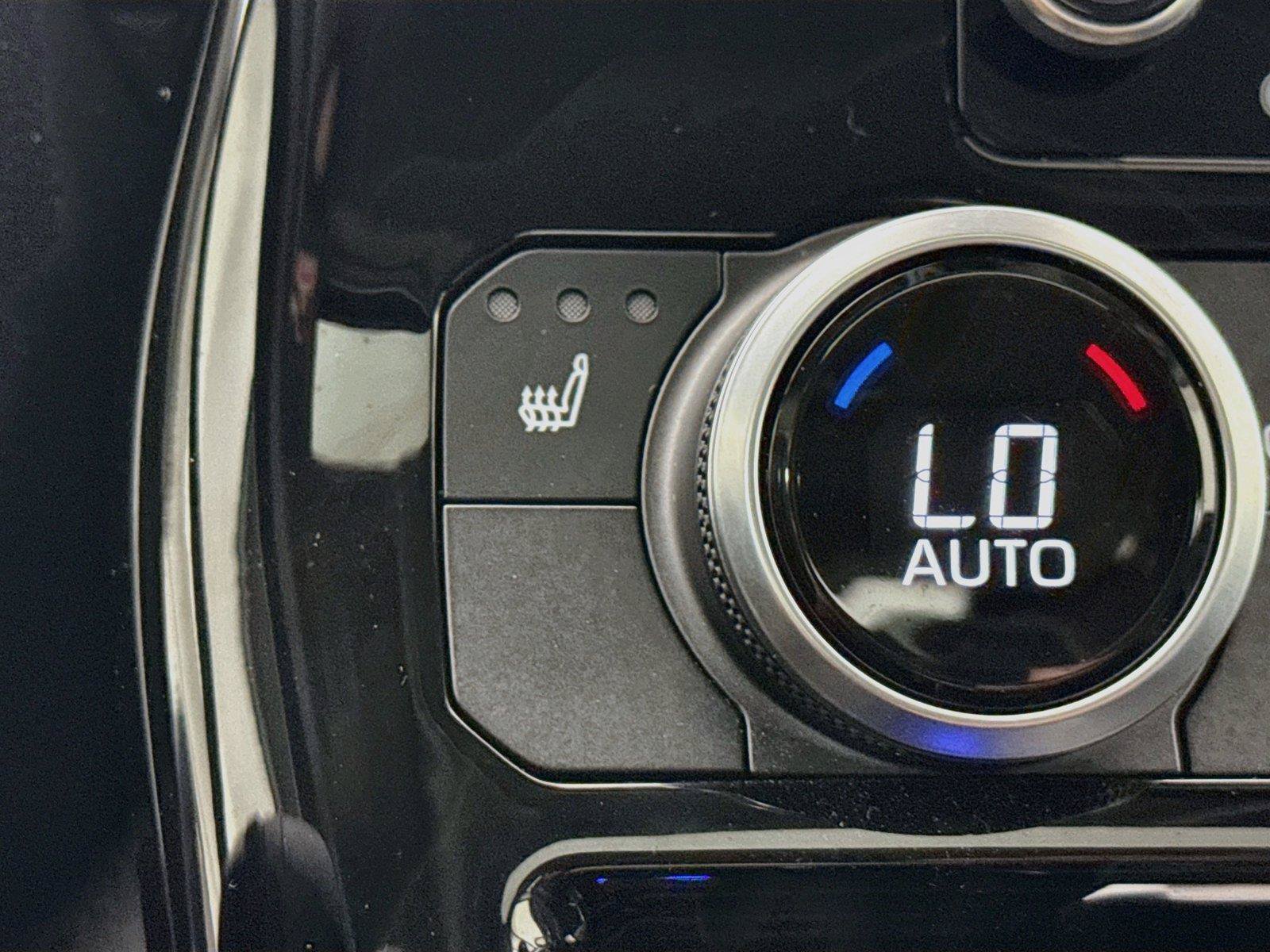 Used 2022 Toyota Highlander XLE FWD image 8