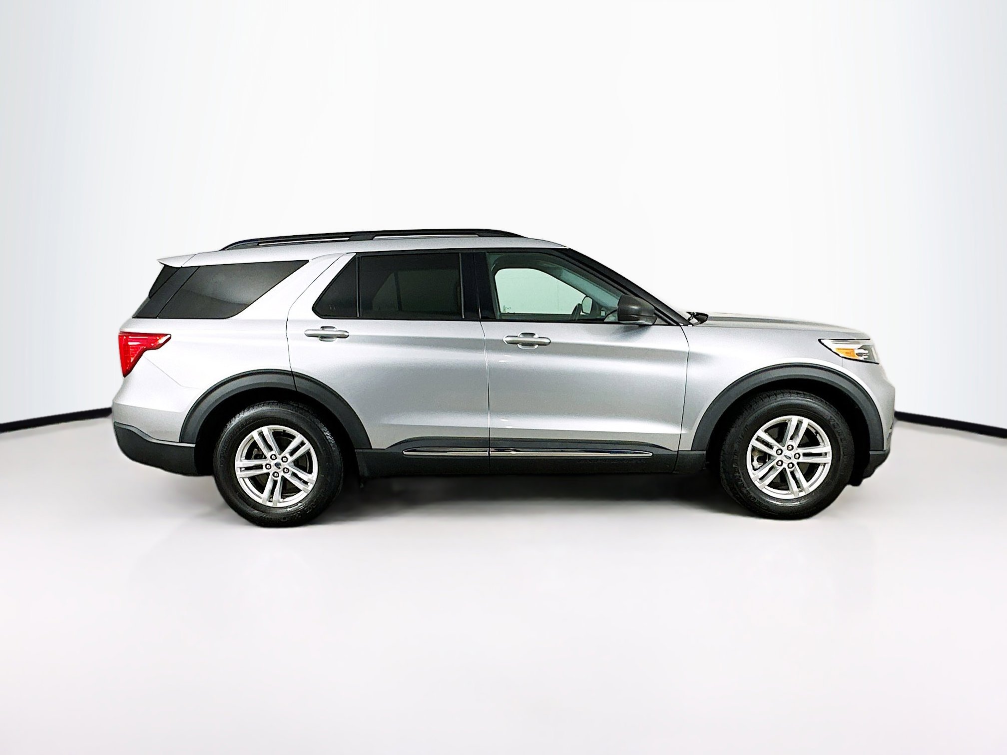 Used 2021 Ford Explorer XLT image 10