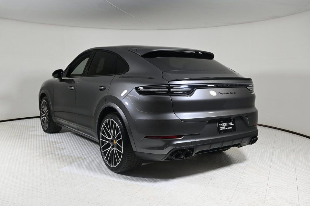 Used 2022 Porsche Cayenne Turbo image 3
