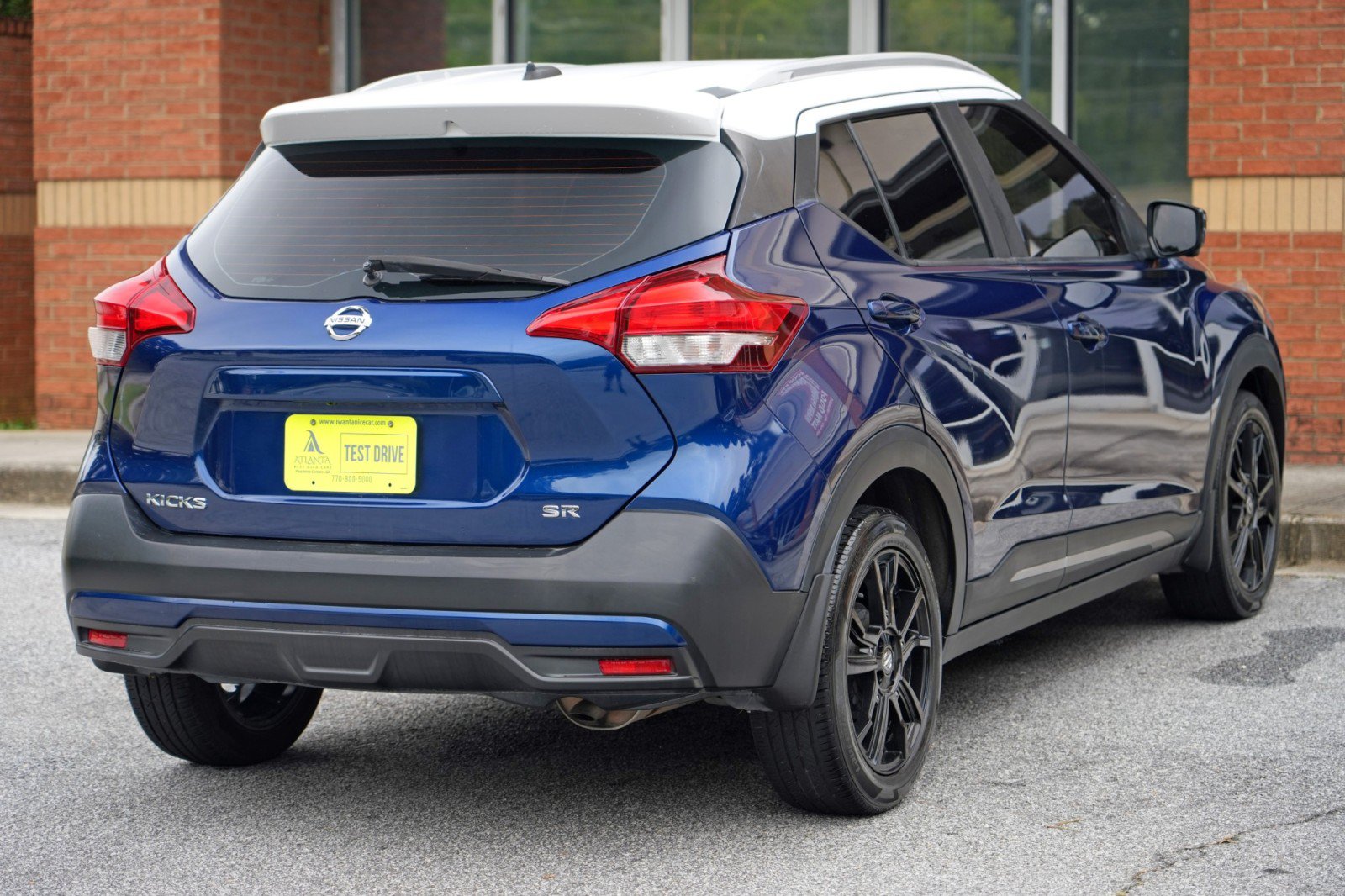 Used 2019 Nissan Kicks SR w/ SR Premium Package FWD image 44