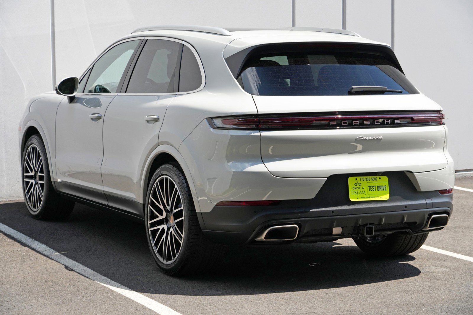 Used 2025 Porsche Cayenne w/ Premium Package Plus AWD/4WD image 52