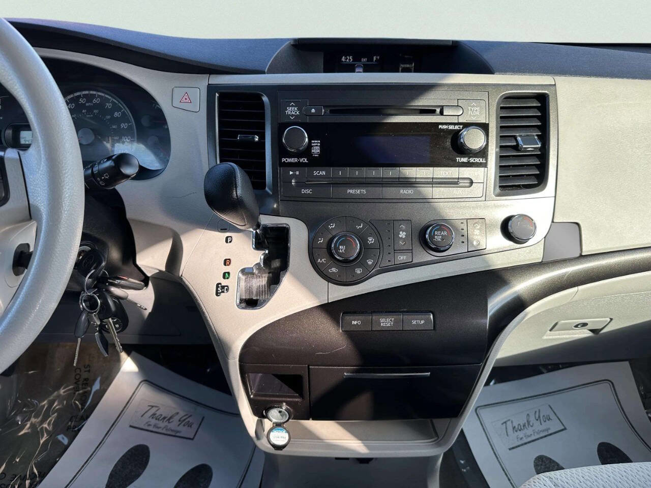 Used 2011 Toyota Sienna LE FWD image 21