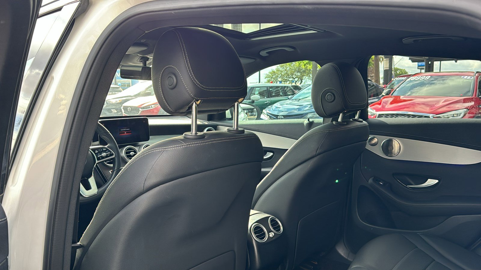 Used 2023 Mercedes-Benz GLC 300 4MATIC Coupe image 17