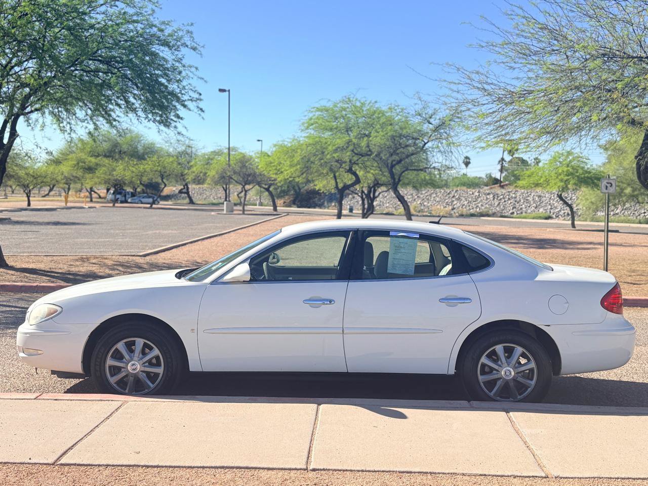 Used 2007 Buick LaCrosse CX FWD image 2