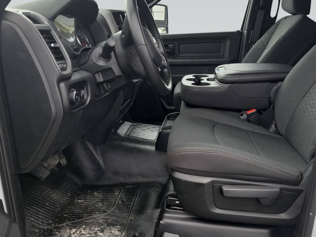New 2025 RAM 5500 Tradesman AWD/4WD image 28