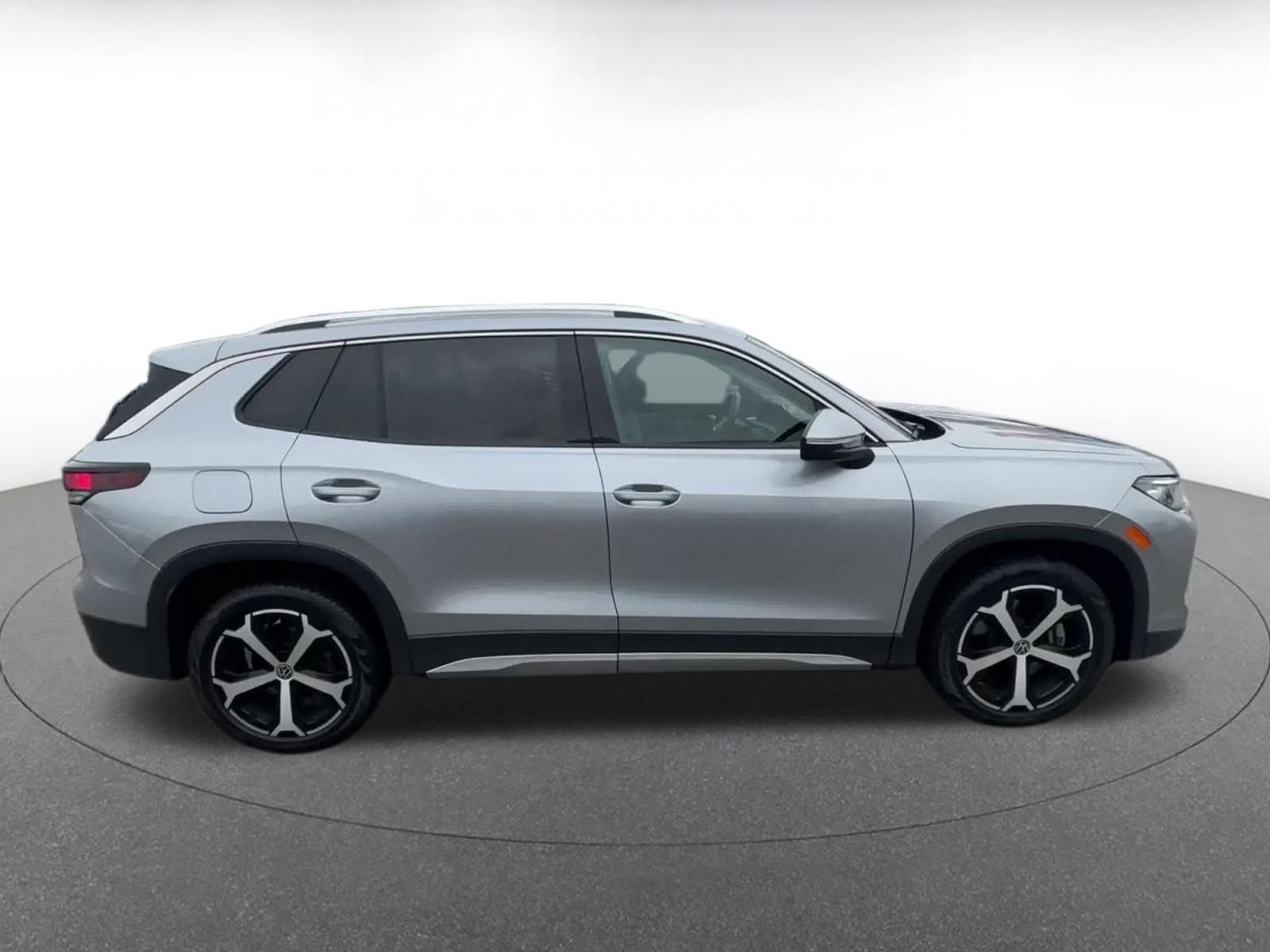Used 2026 Volkswagen Tiguan SE AWD/4WD image 15