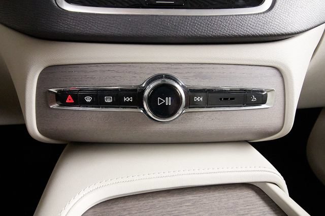 Certified 2023 Volvo XC90 B6 Plus AWD/4WD image 13