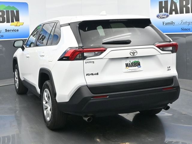 Used 2024 Toyota RAV4 LE AWD/4WD image 4