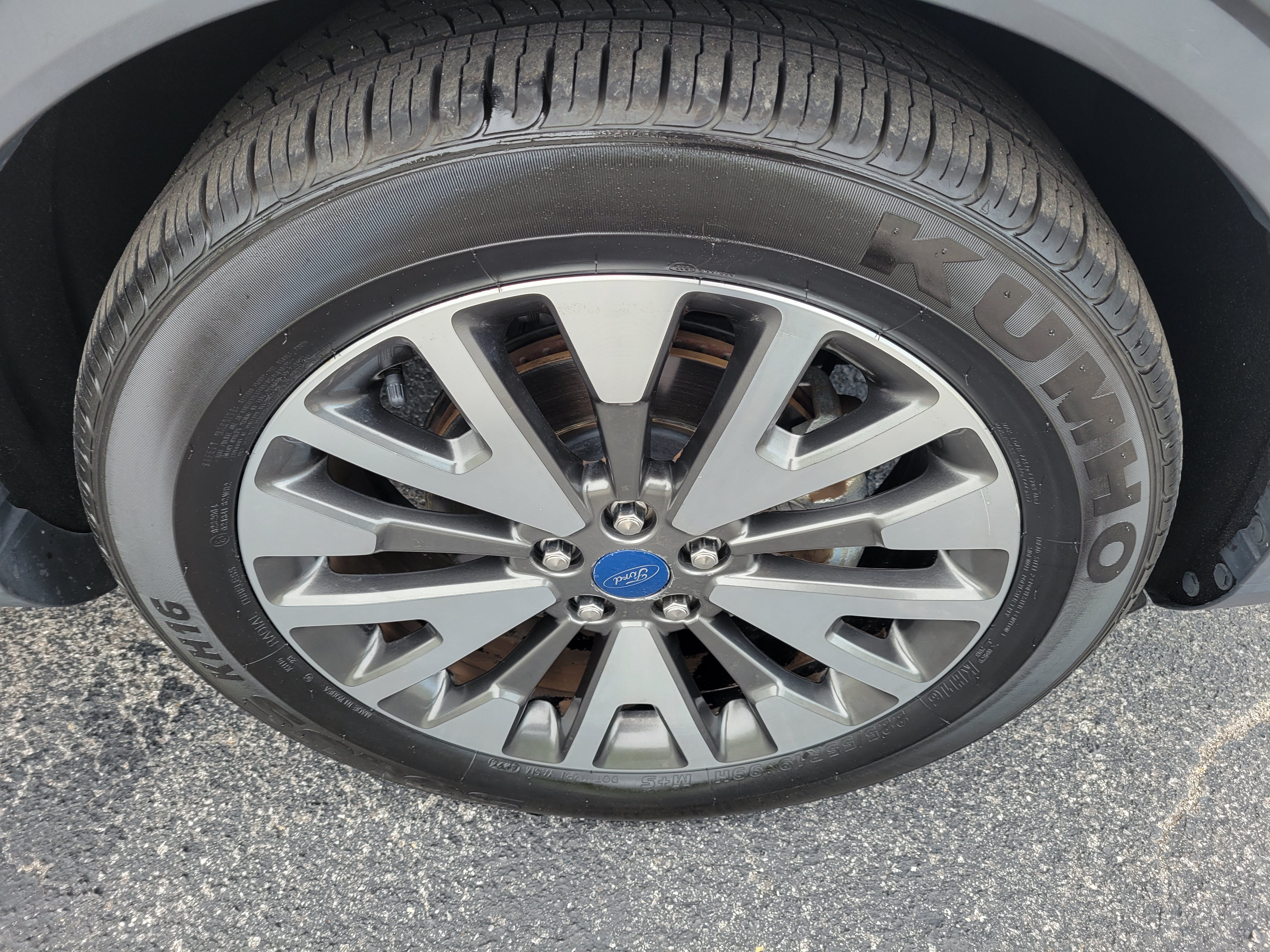 Used 2020 Ford Escape Titanium FWD image 38