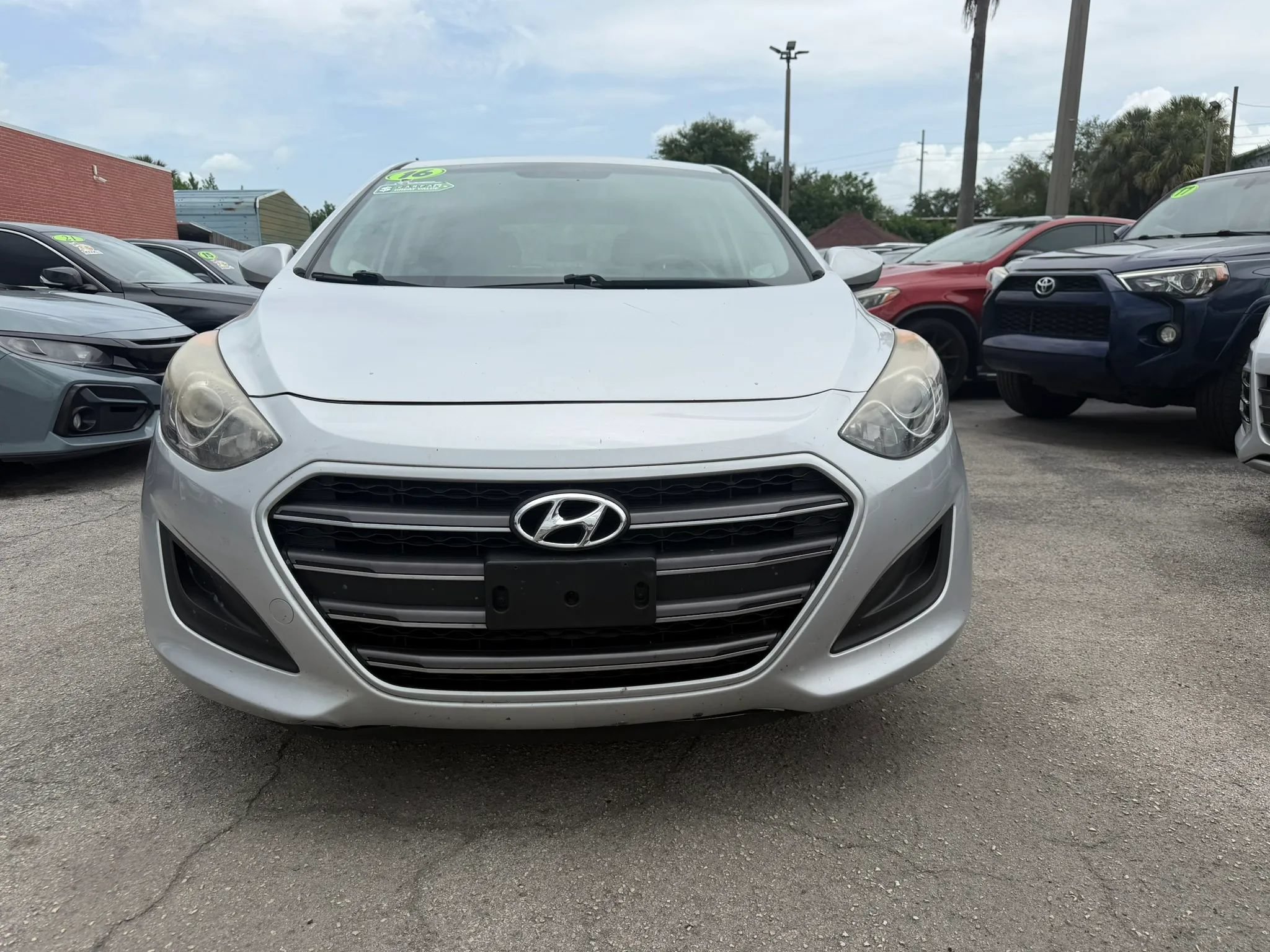 Used 2016 Hyundai Elantra GT FWD image 2