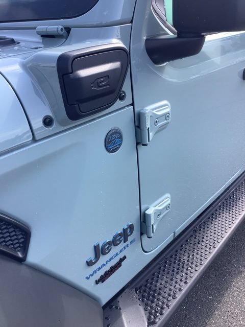 Certified 2024 Jeep Wrangler Unlimited AWD/4WD image 12