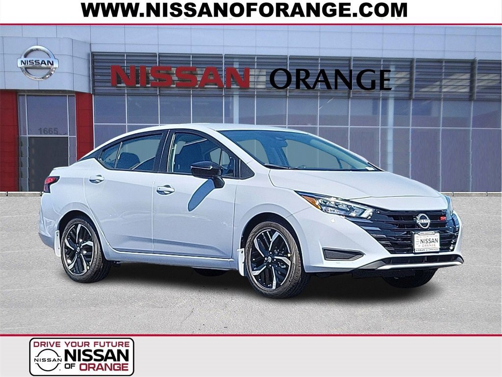 New 2025 Nissan Versa SR w/ Trunk Package