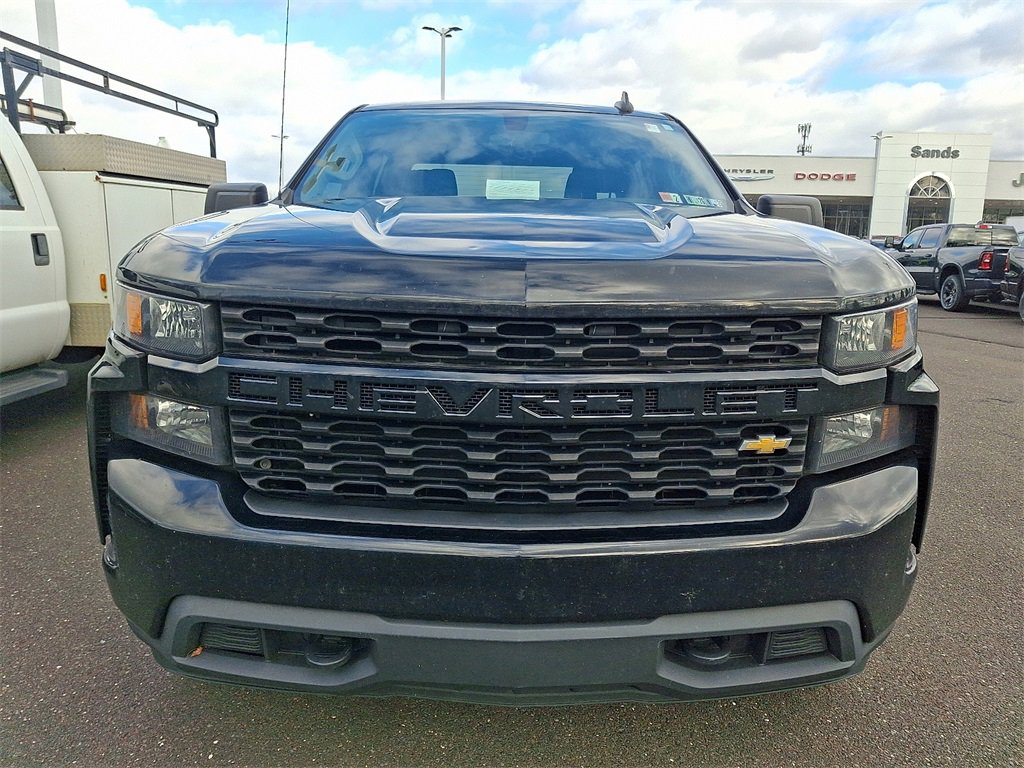 Used 2020 Chevrolet Silverado 1500 Custom w/ Custom Value Package image 2