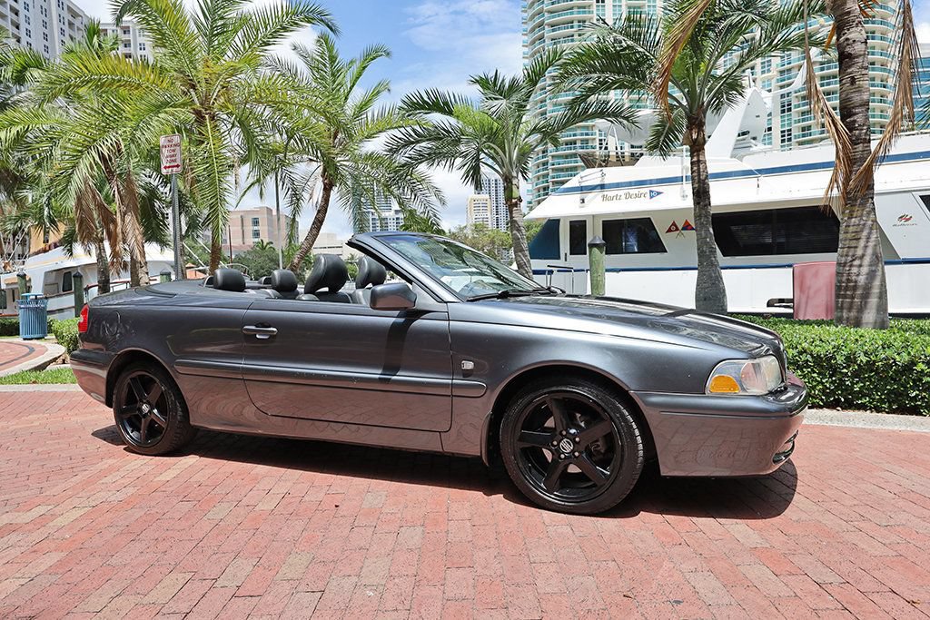 Used 2004 Volvo C70 HT FWD image 1