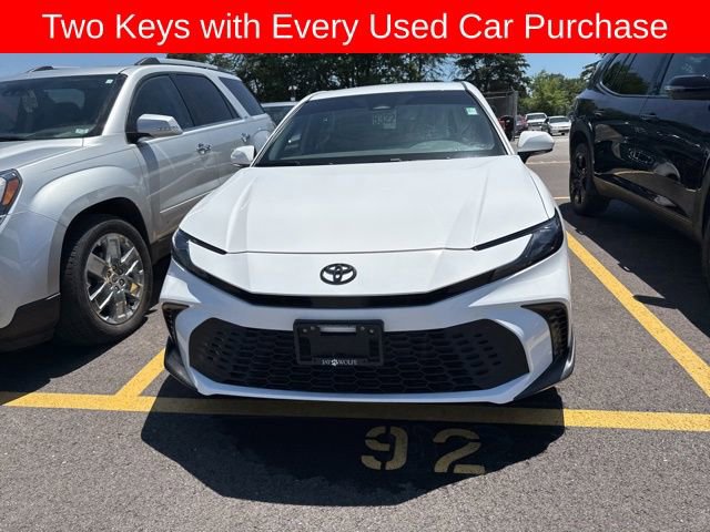 Used 2026 Toyota Camry SE w/ Convenience Package FWD image 4
