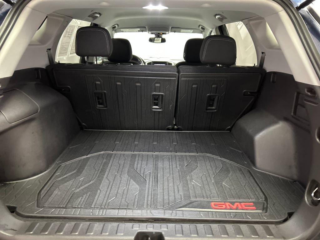 Used 2024 GMC Terrain SLE w/ Driver Convenience Package FWD image 24