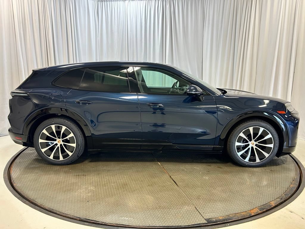 New 2026 Porsche Cayenne Electric AWD/4WD image 30