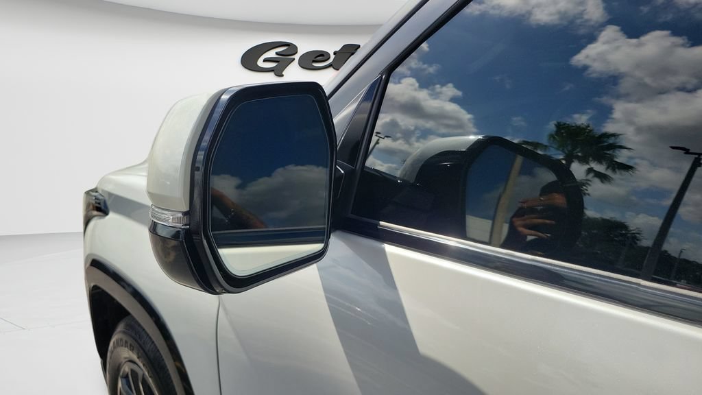 Used 2025 Toyota Sequoia Platinum AWD/4WD image 11