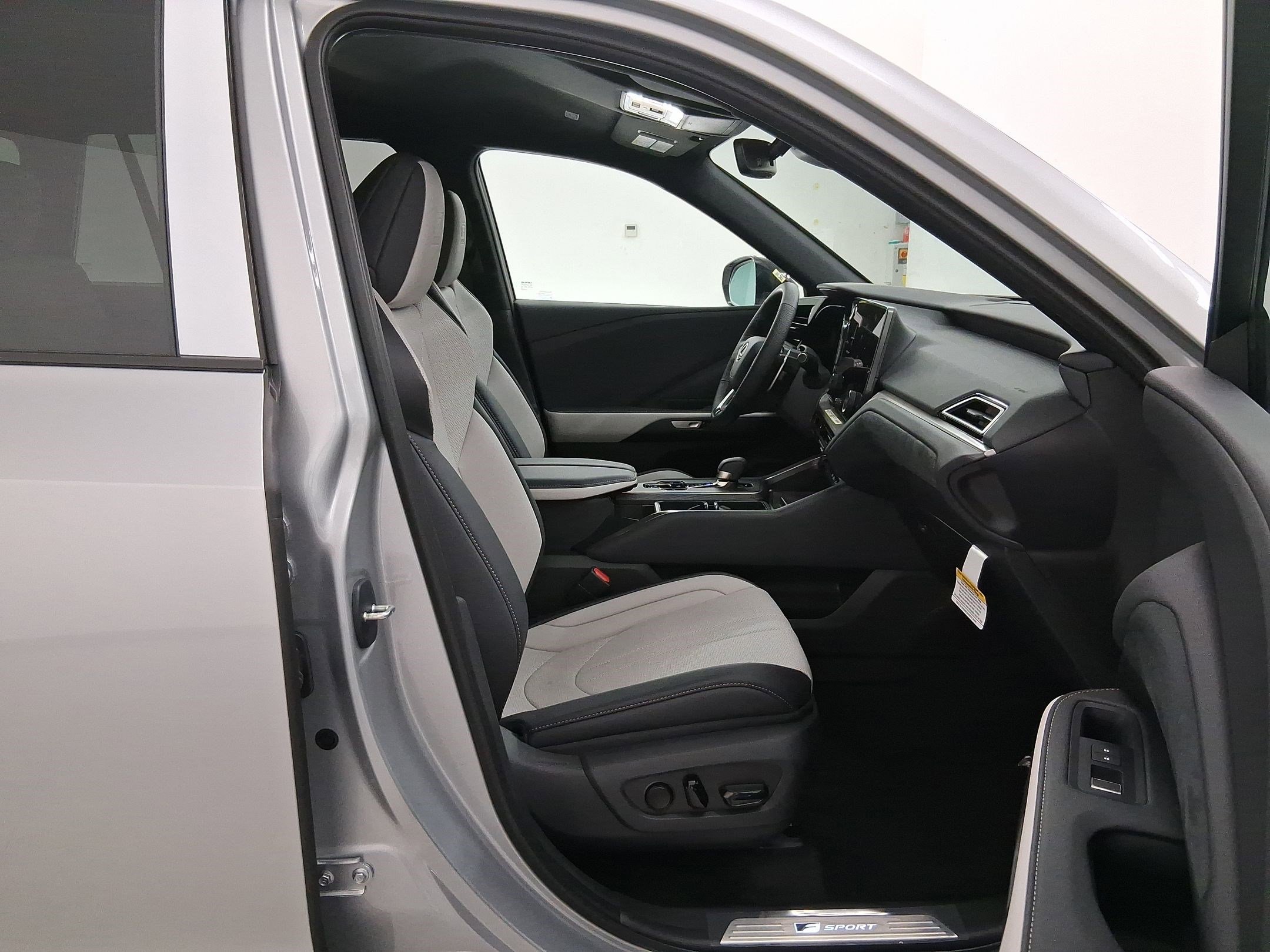 New 2026 Lexus TX 500h AWD image 28