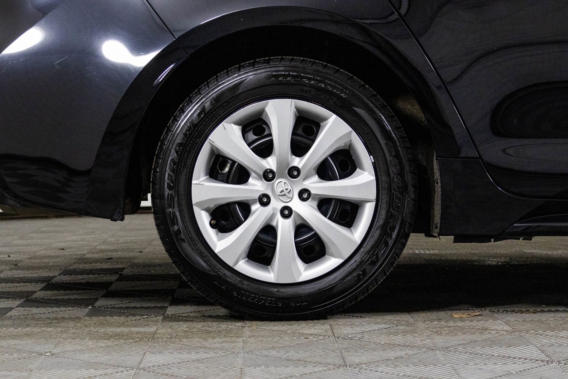 Used 2024 Toyota Corolla LE image 40