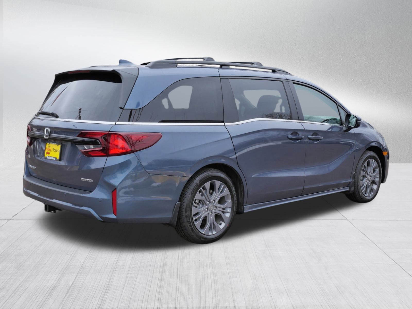 Used 2026 Honda Odyssey Touring image 7