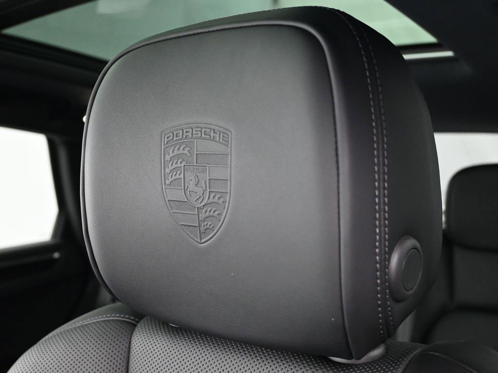 Certified 2026 Porsche Macan image 20