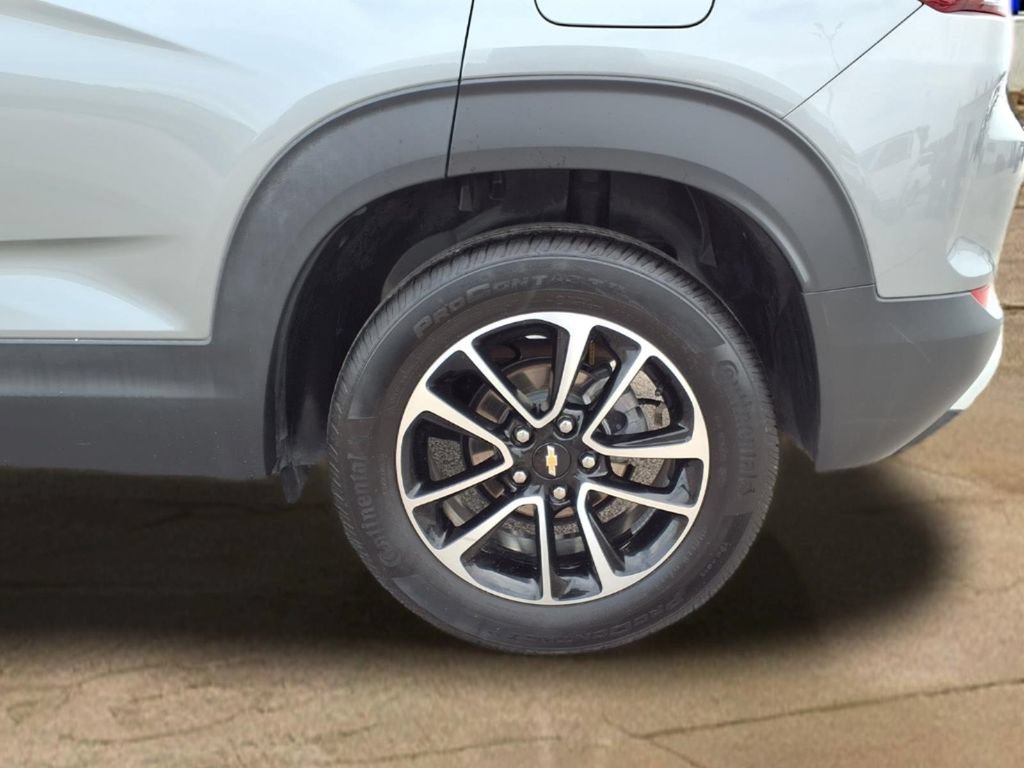 Used 2025 Chevrolet TrailBlazer LT FWD image 25