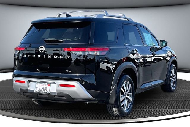 Certified 2023 Nissan Pathfinder SL FWD image 6